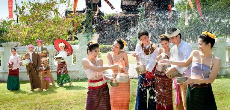 MÀU SẮC